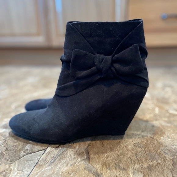 Carlos Santana Shoes - Cute black booties with bow